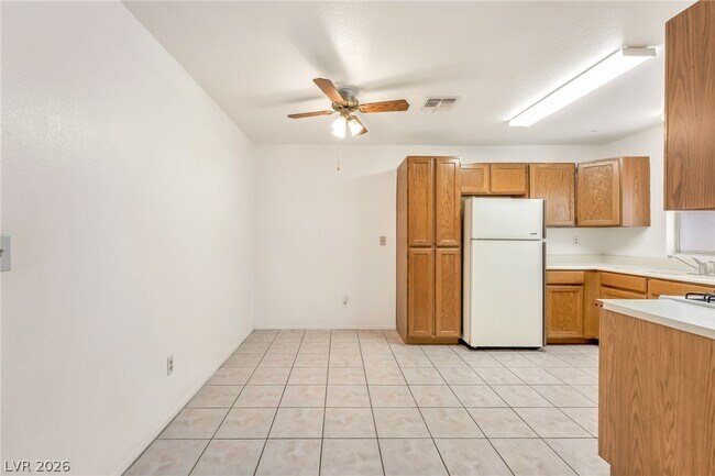 Building Photo - 4656 Bumblebee Cir
