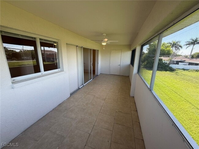 Building Photo - 922 Cape Coral Pkwy W