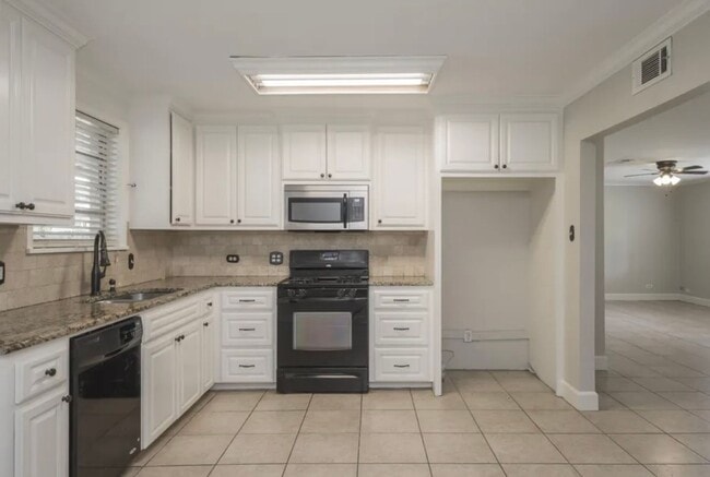 Building Photo - North Monroe 3 Bedroom
