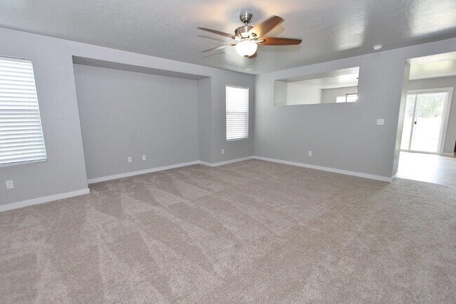 Building Photo - Immaculate & Spacious Home in West Meridian
