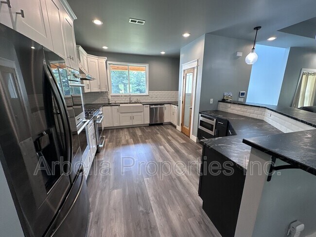 Building Photo - 283 Old Island Trail
