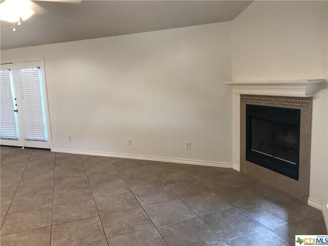 Building Photo - 113 Quail Run
