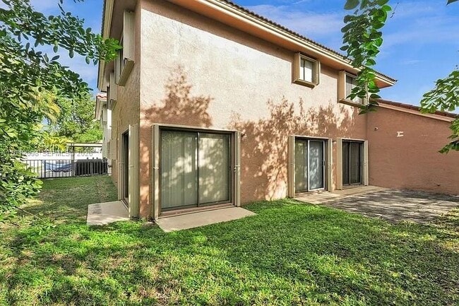 Building Photo - 587 NW 38th Ave