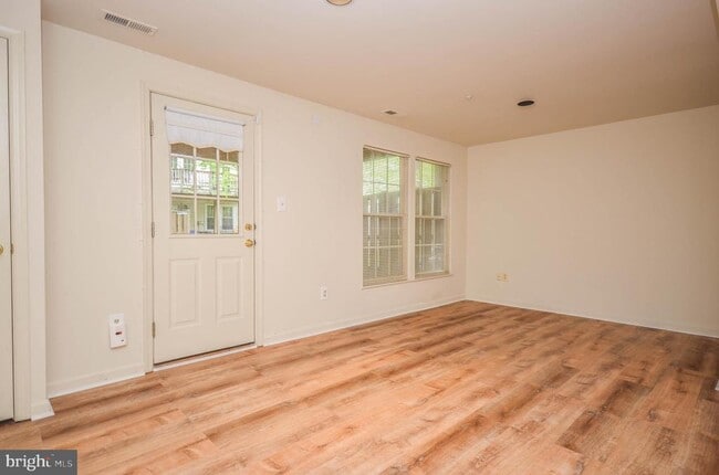 Building Photo - 3003 Gatehouse Ct