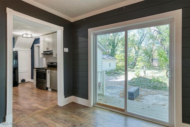 Building Photo - 138 Court St