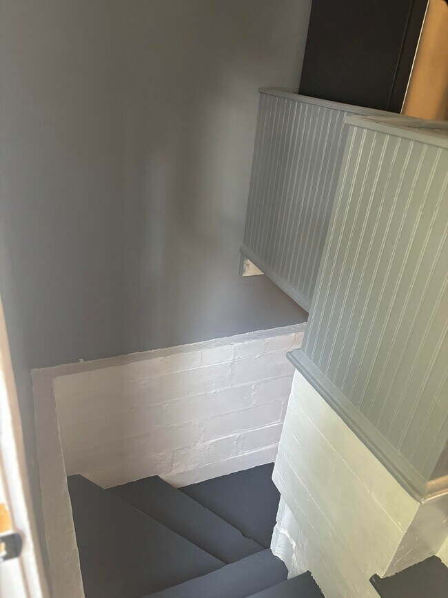 Building Photo - 3132 Mapleleaf Ave