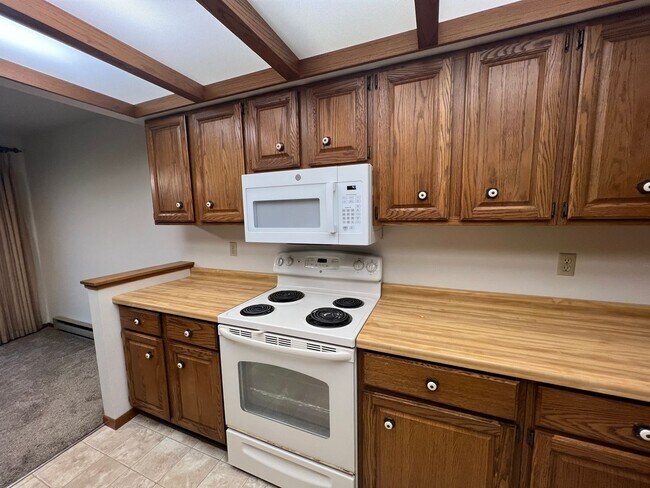 Building Photo - 632-638 S 44th Avenue