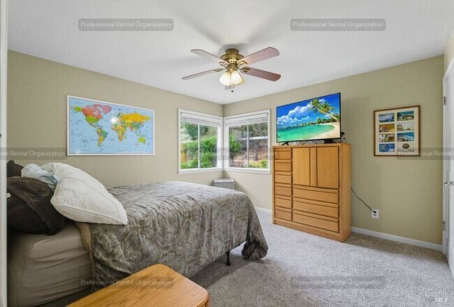 Building Photo - One of a kind home just steps away from Annadel State park