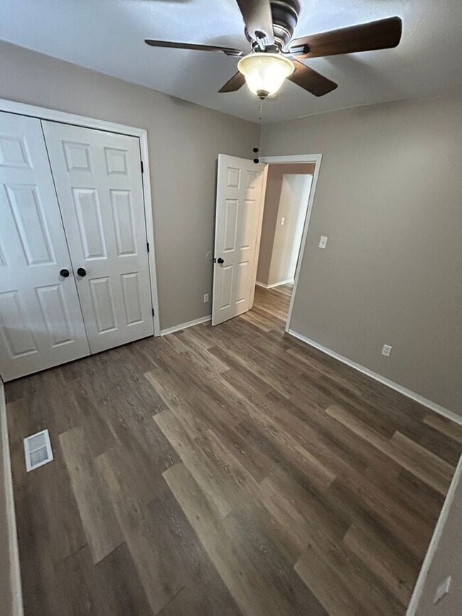 Building Photo - Charming 3-Bedroom Home in a Convenient Lo...