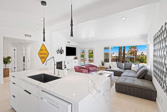 Building Photo - 38951 Bel Air Dr