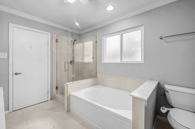 Building Photo - 30 Village Knoll Pl