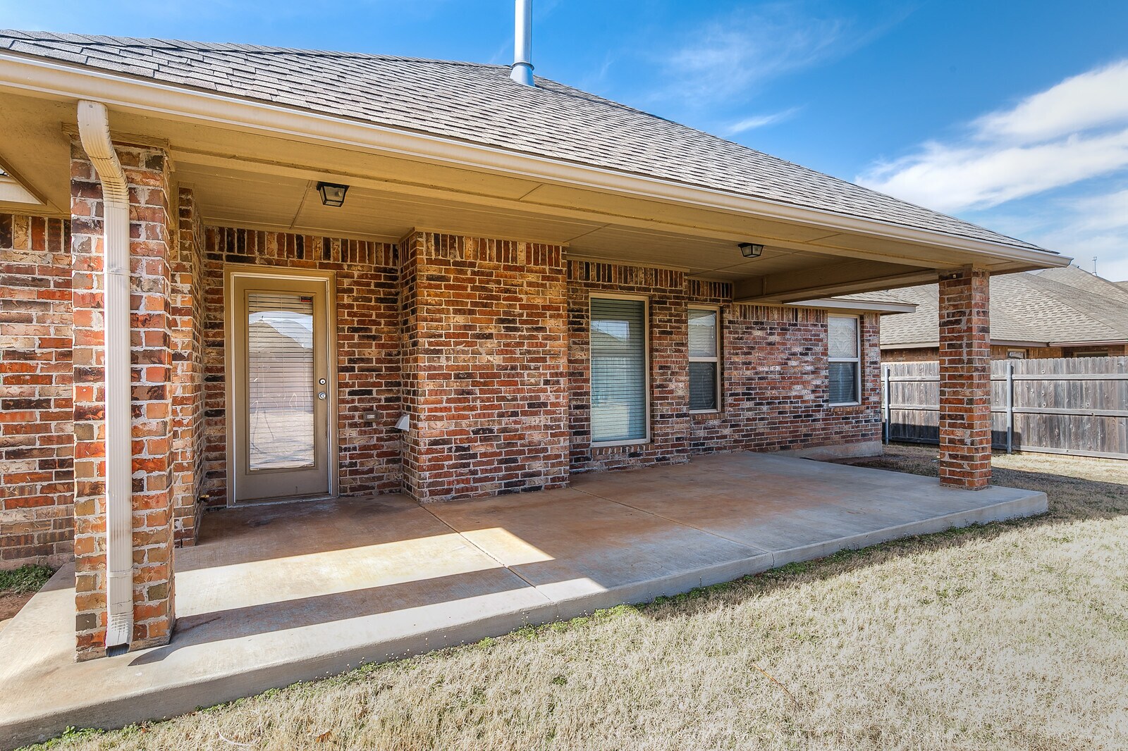 Covered Paito - 19120 Summer Grove Ave