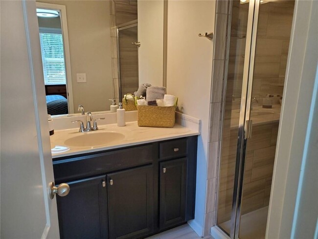 Building Photo - 201 Aventine Ln