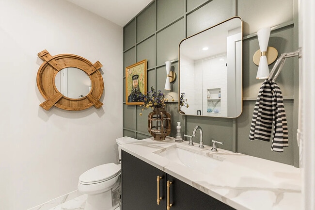 Building Photo - 1703 W Chicago Ave