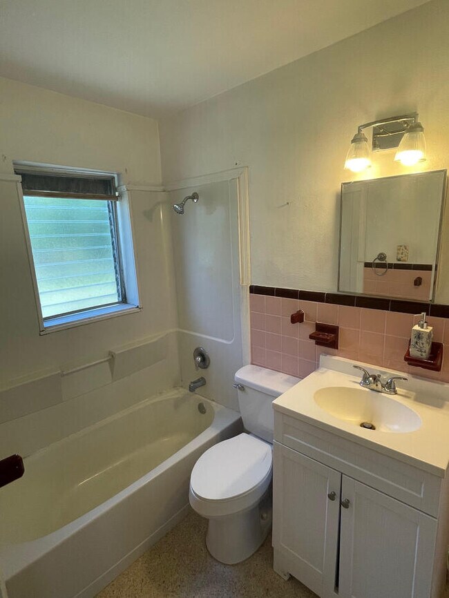 Building Photo - North Fort Myers Single Family Home