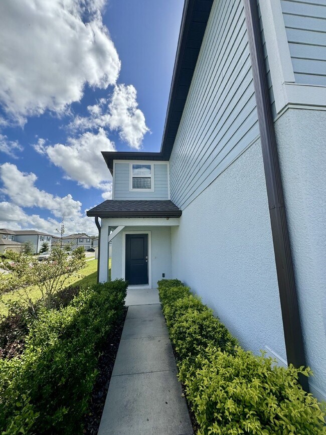 Building Photo - Epperson lagoon community-9565 Rally Spring Loop, Wesley Chapel!" WIFI AND CABLE INCLUDED