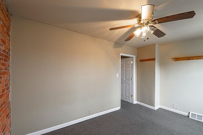 Building Photo - 530 N 32nd St