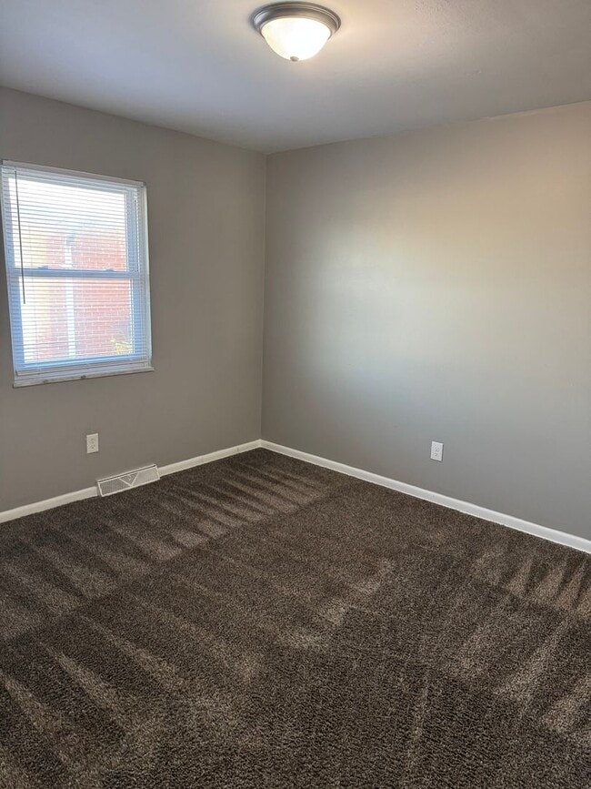 Building Photo - 3656-3658 CLIME RD,