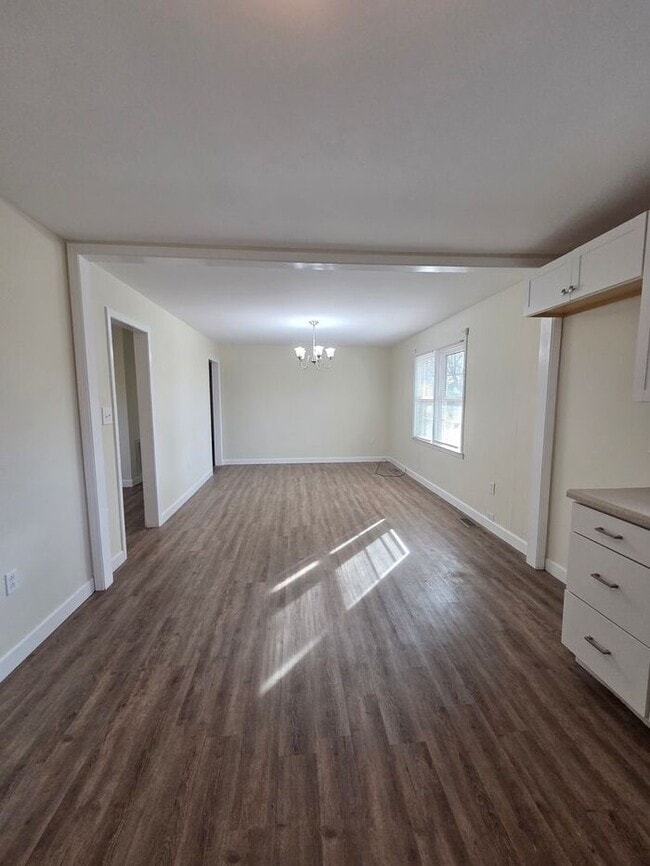 Building Photo - Beautiful Brick - Ranch Style Home!