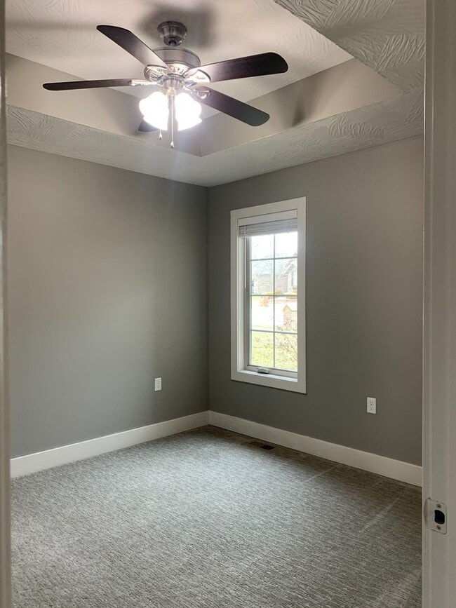 Building Photo - Beautiful Open Layout 3 Bedroom 2 Bath 3 Car Garage NIXA