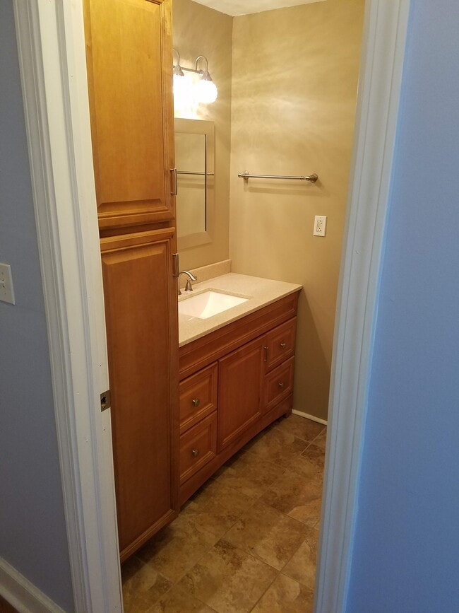 Building Photo - 4906 Sciota St