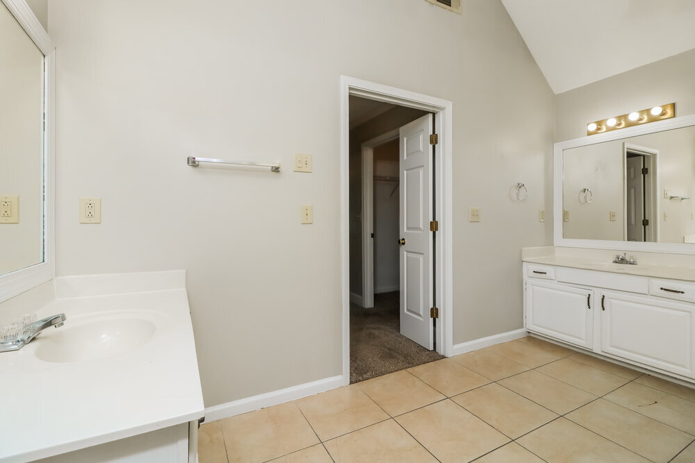 Building Photo - 1052 Laurel Valley Dr SW