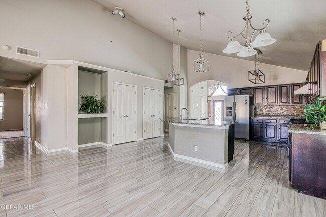Building Photo - 12215 Stansbury Dr