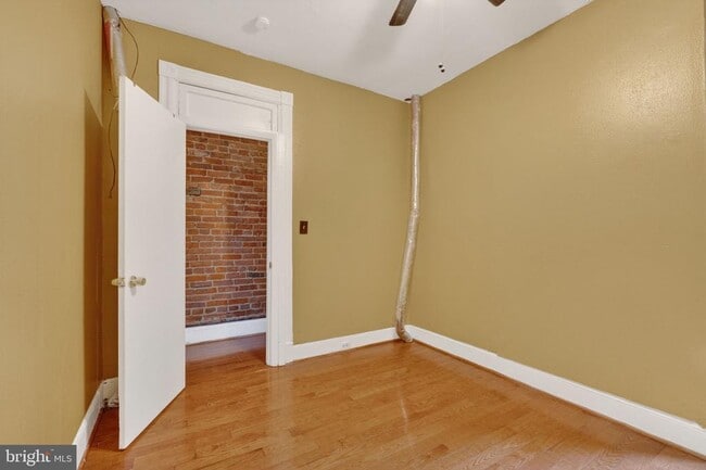 Building Photo - 1169 6th St NE