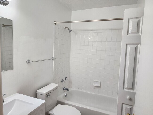 Building Photo - 5506 Dendron Dr