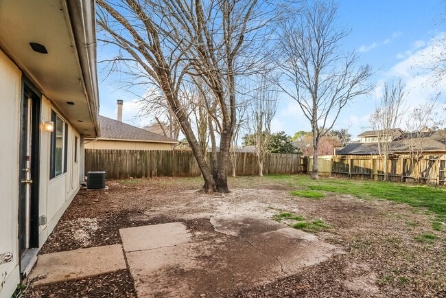 Building Photo - 15826 Beechnut St