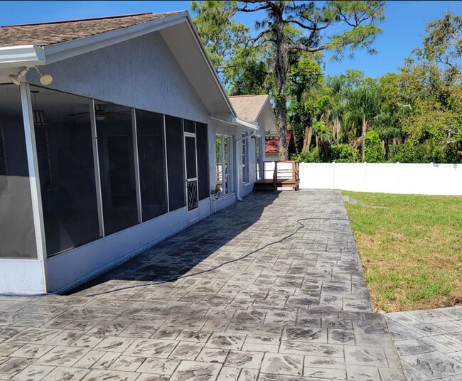Building Photo - Coming Soon!!  Avaliable May 1, 2025 Spaci...
