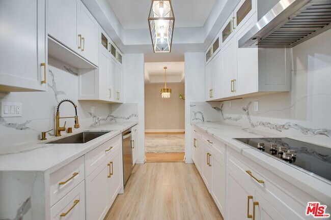 Building Photo - 2112 Century Park Ln