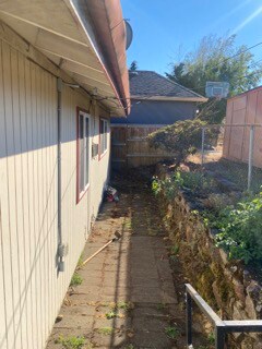 Building Photo - 5029 NE 28th Ave