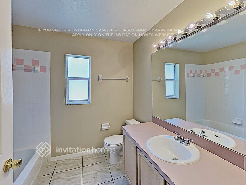 Building Photo - 106 Quiet Oak Ct