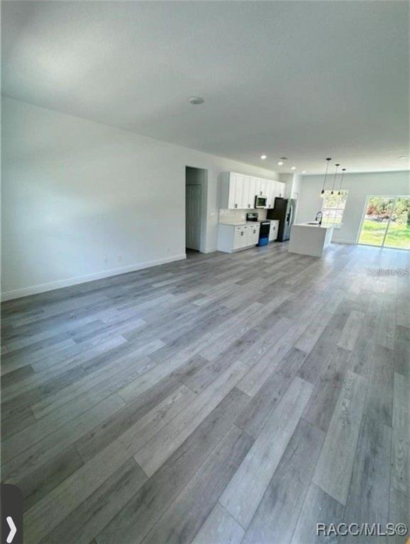 Building Photo - 8908 N Gilovu Dr