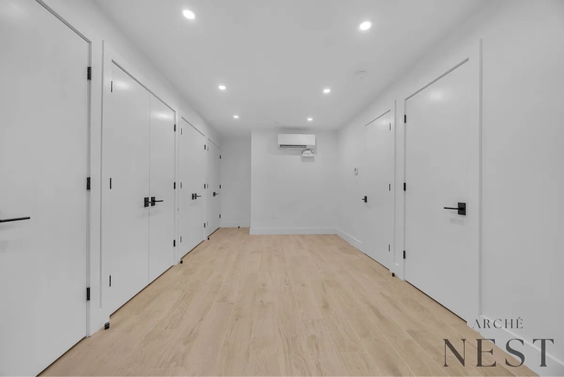 Building Photo - 1696 Pacific St