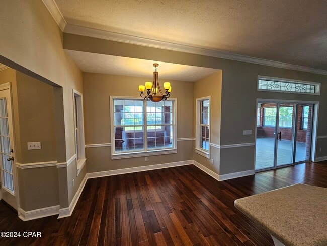 Building Photo - 2103 Coral Dr