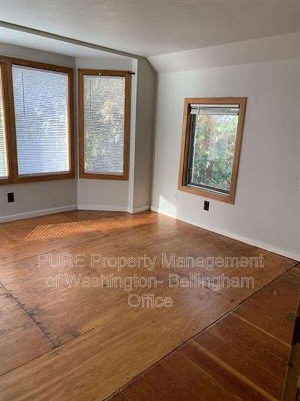 Building Photo - 520 S 3rd St