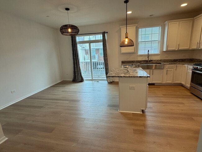 Building Photo - 4424 Monroe Ct