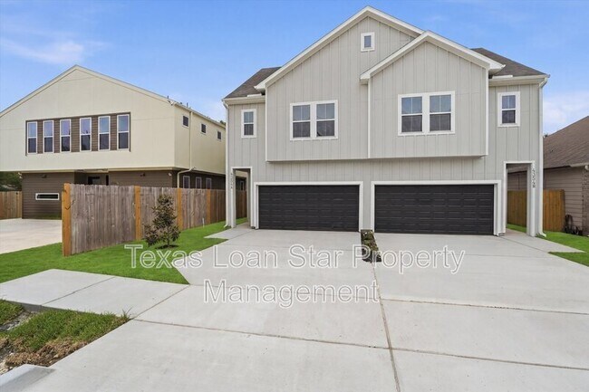 Building Photo - 4354 Clover St