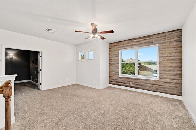 Building Photo - 1800 Camino Alemeda