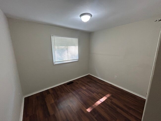 Building Photo - 217 Hilltop Rd