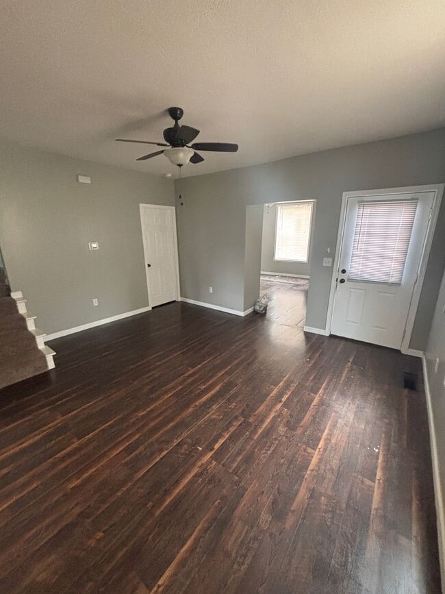 Building Photo - 2 Bedroom, 1 Bathroom House