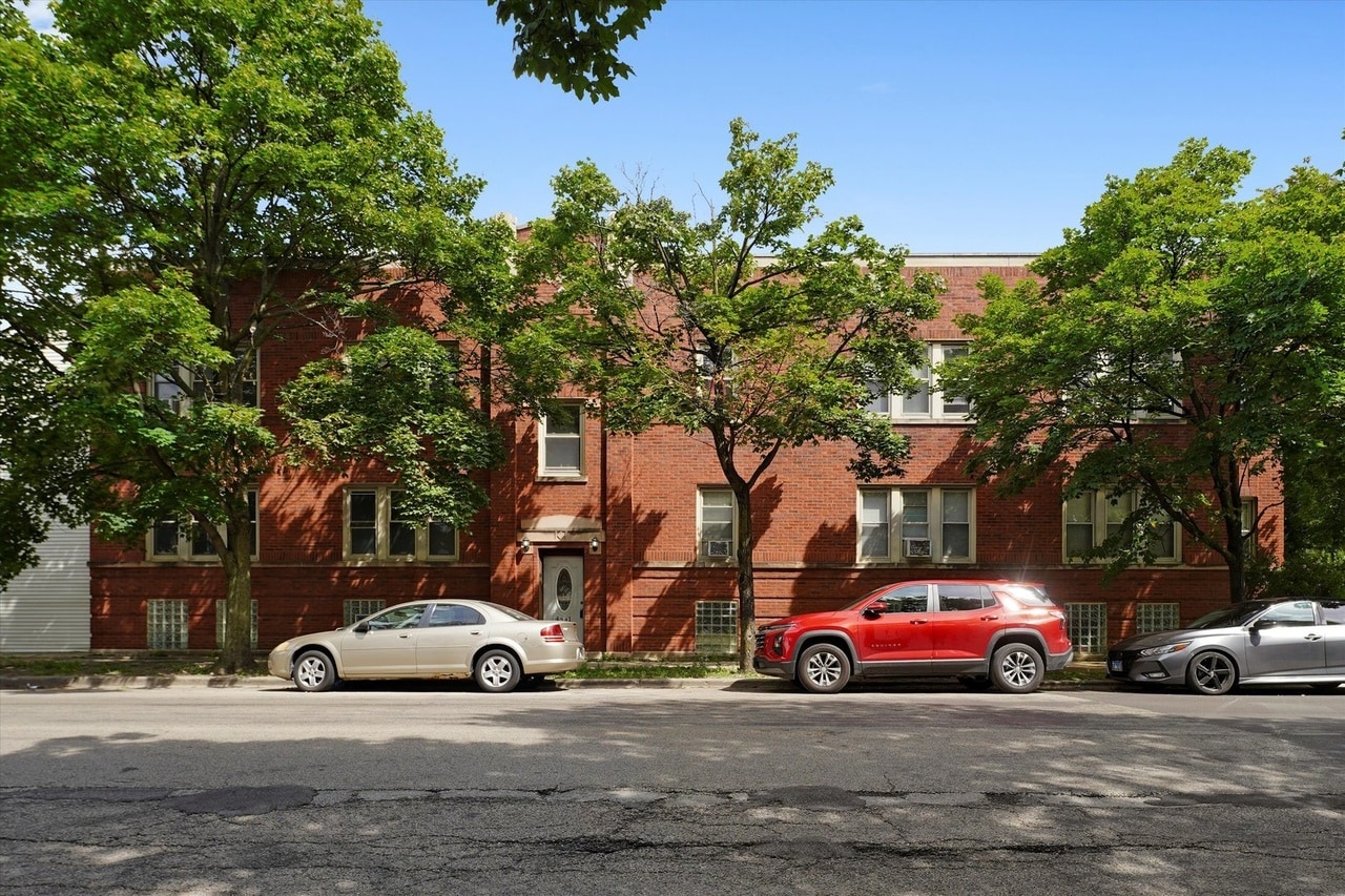 Building Photo - 4241 N Laramie Ave