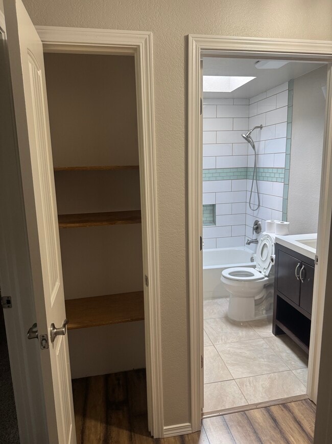 Building Photo - 5115 S 4th Ave