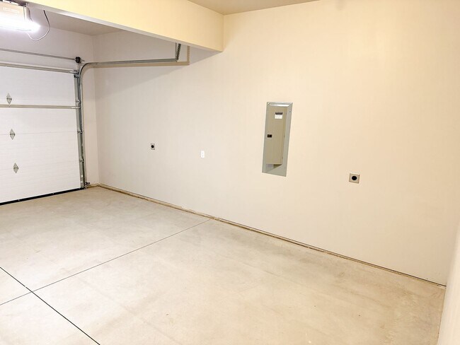 Building Photo - Available February 1st! Newer, Energy-Efficient 3 bdrm, 2.5 bath in Bellingham