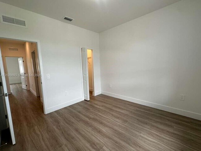 Building Photo - 1280 N Flagler Ave