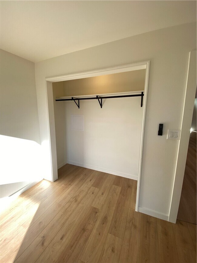 Building Photo - 6668 W Wedington Dr