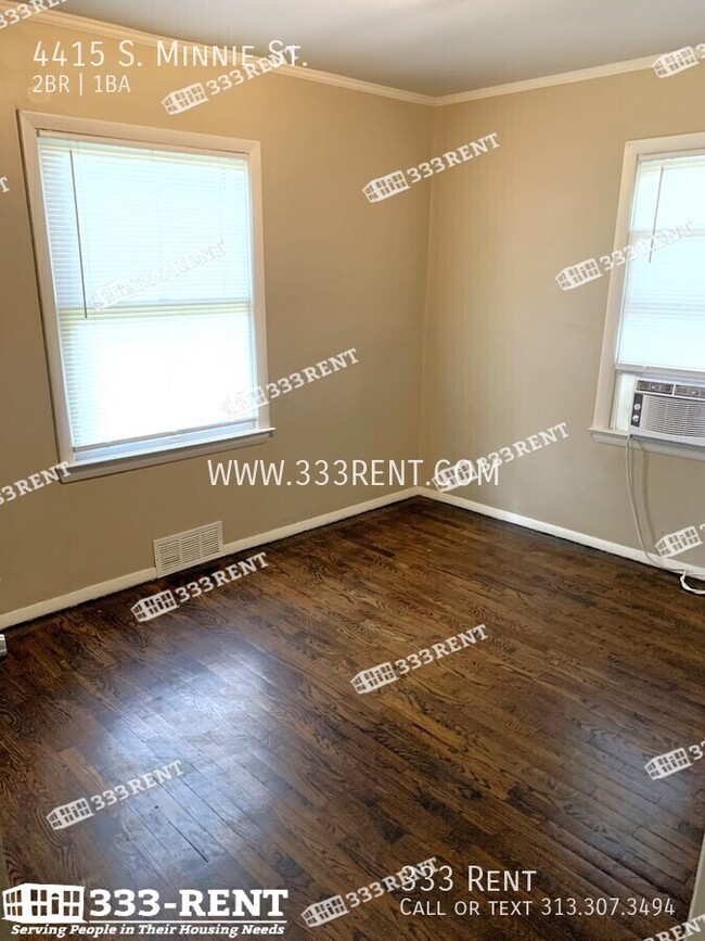 Building Photo - Cozy Two Bedroom Duplex Located in the Hea...