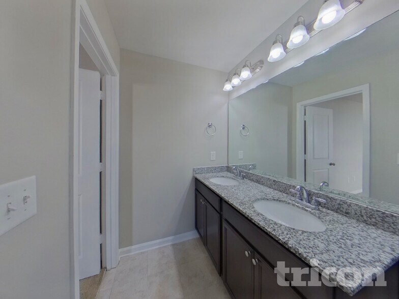 Building Photo - 474 Finch Ln